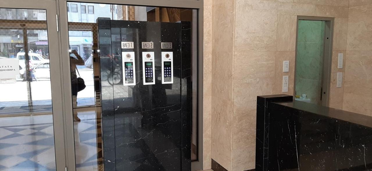 Apartament Gabriela & Marjan Luxury Self Check-In Flatiron Skopje Zewnętrze zdjęcie